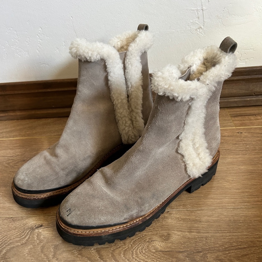 MARC FISHER LTD Iggie Lug Sole Chelsea Boot